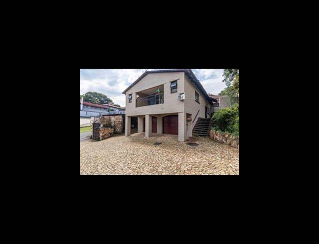 8 BEDROOM HOUSE FOR SALE IN OAKDENE